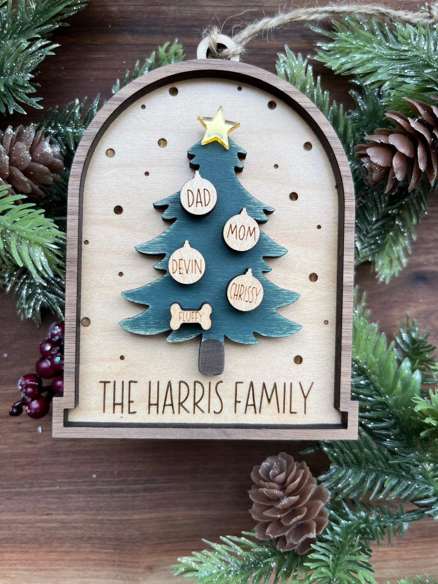 FAMILY CHRISTMAS TREE ORNAMENT