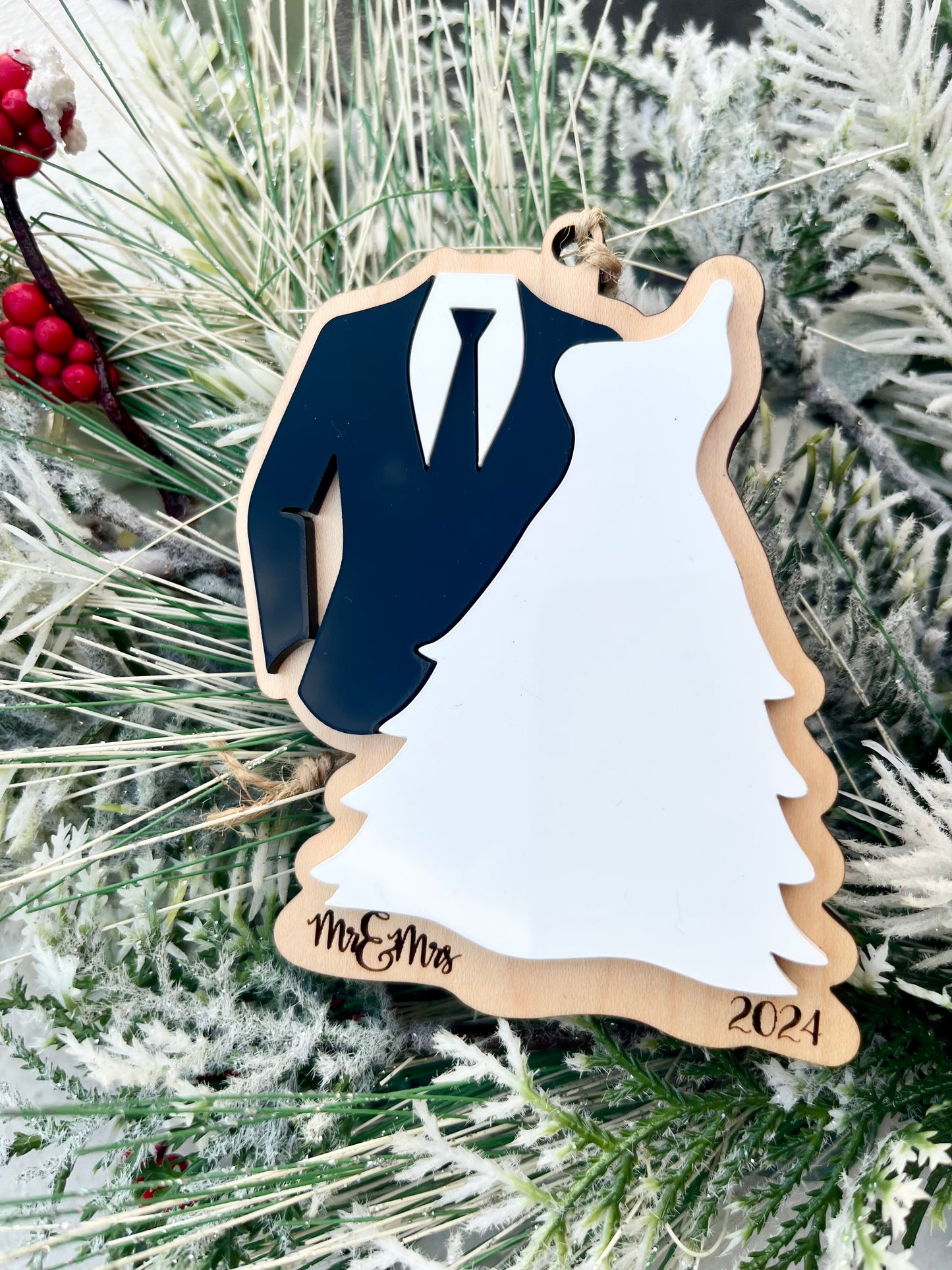 BRIDE & GROOM MR & MRS ORNAMENT