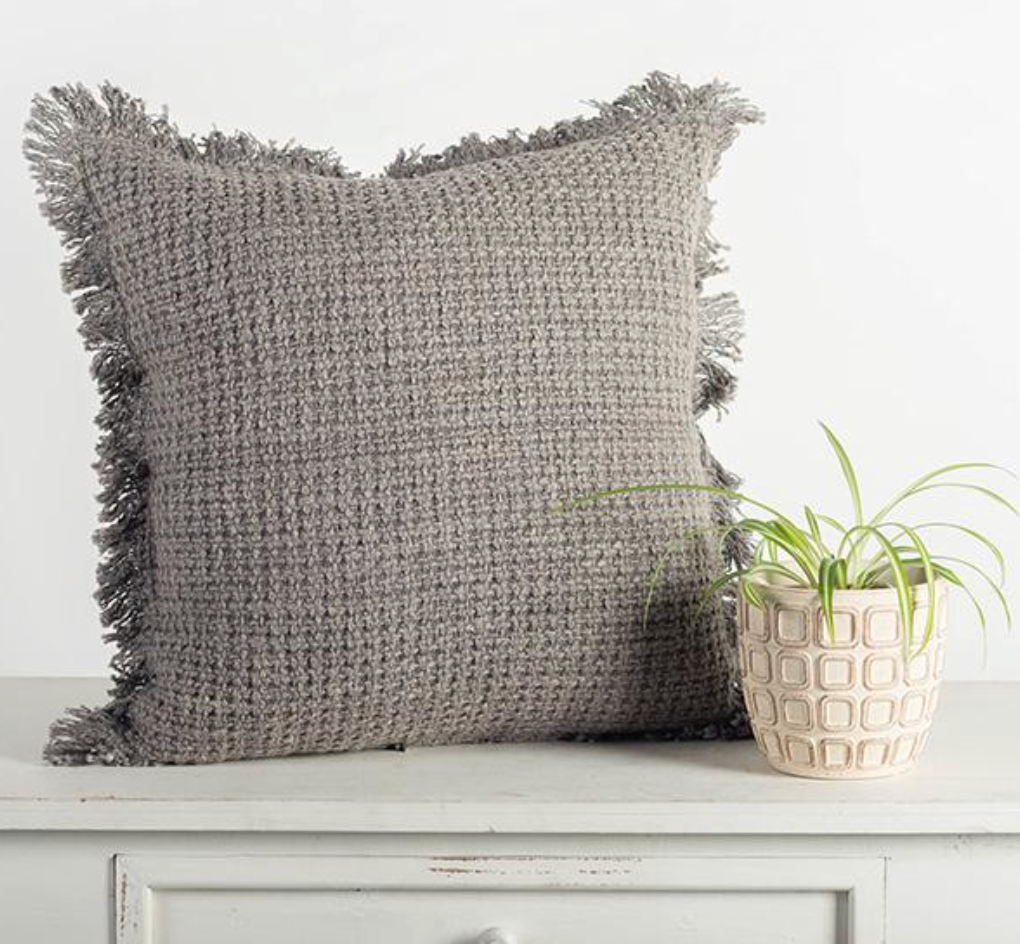 FRINGE PILLOW/THROW / F102
