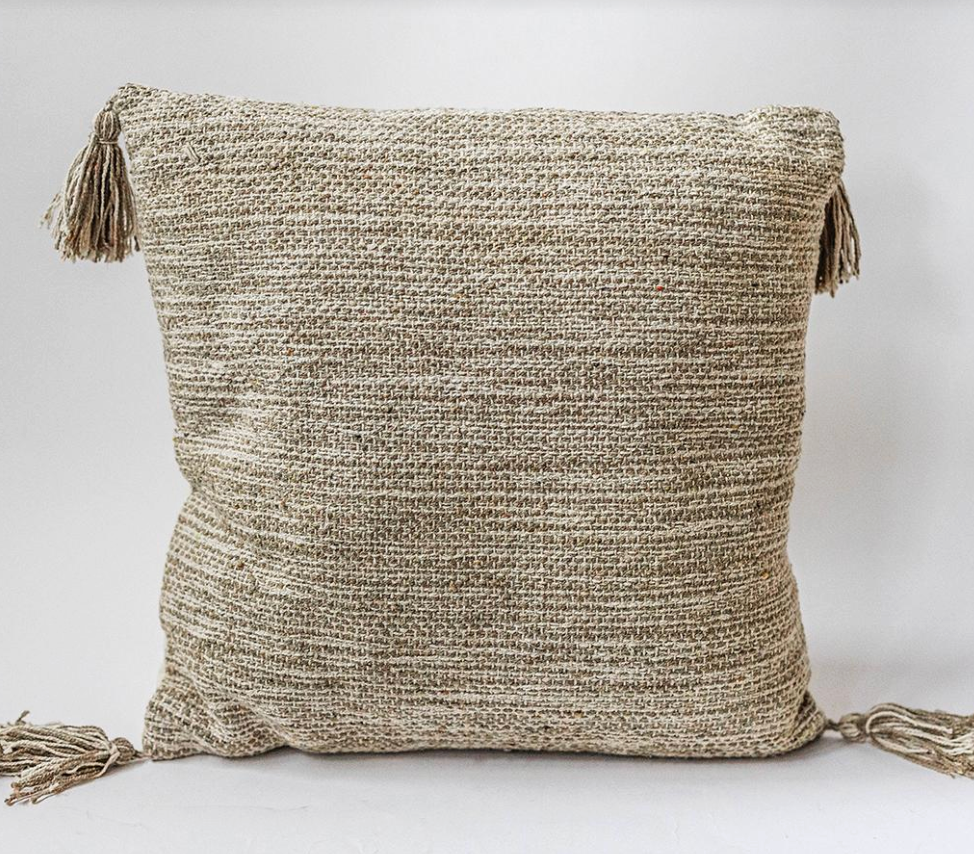 WOVEN PILLOW W/ TASSELS / F039