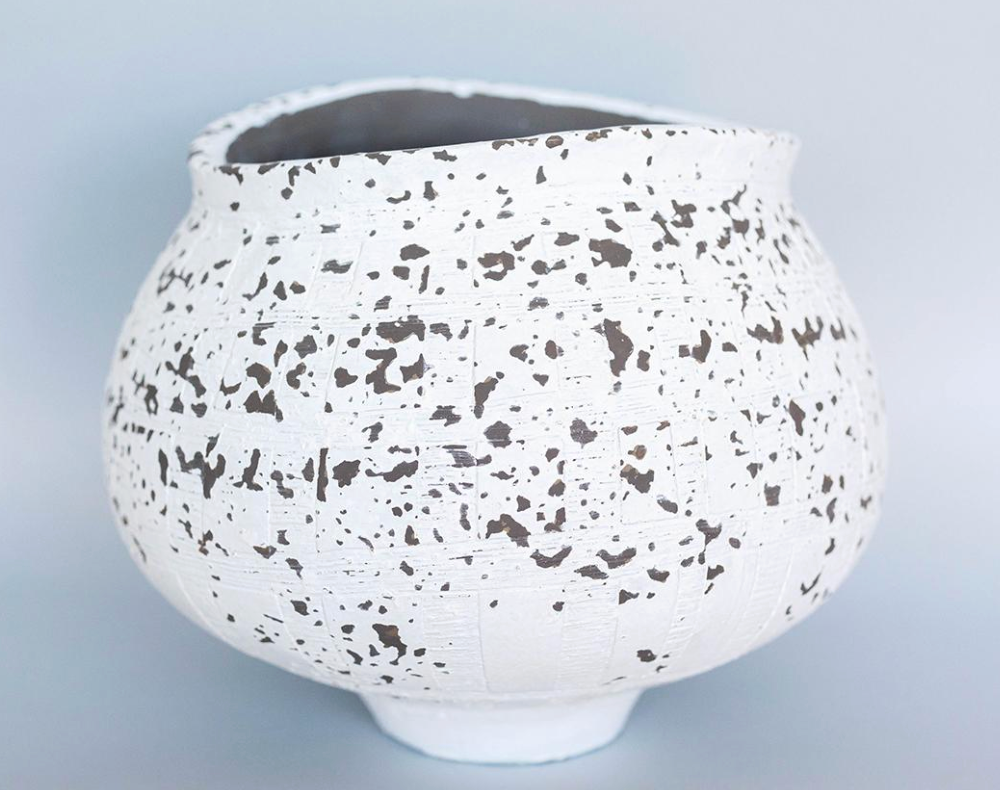 CHIP TERRACOTA VASE / F461