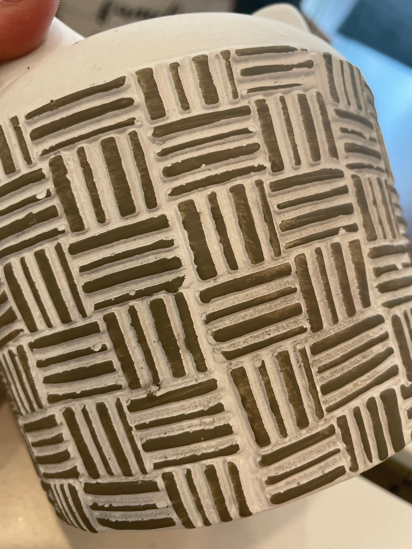 GREY & WHITE PATTERNED POT / S101