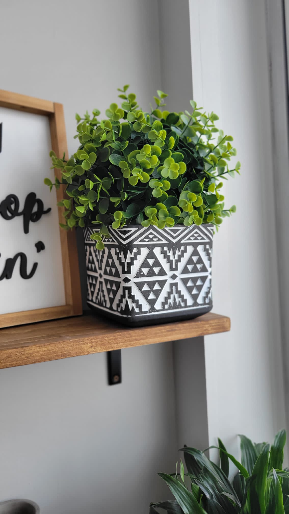 ARTIFICIAL PLANT WITH CERAMIC POT / HS067679