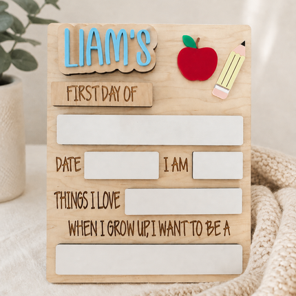 APPLE & PENCIL FIRST + LAST DAY OF SCHOOL SIGN