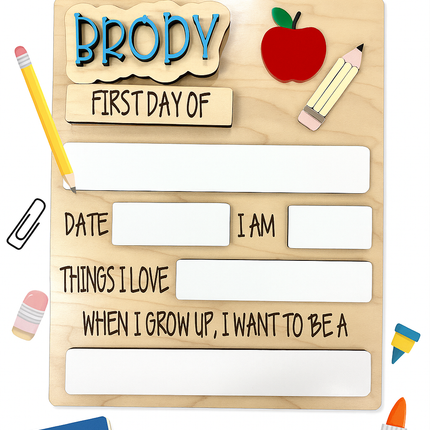 APPLE & PENCIL FIRST + LAST DAY OF SCHOOL SIGN