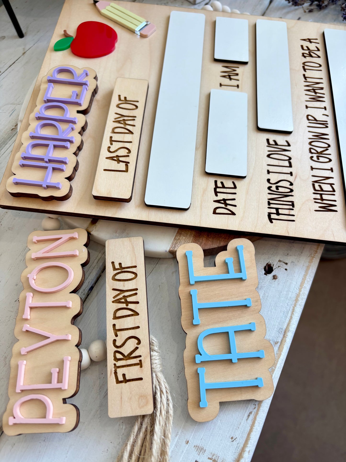 FIRST + LAST DAY OF SCHOOL SIGN PENCIL (INTERCHANGEABLE)