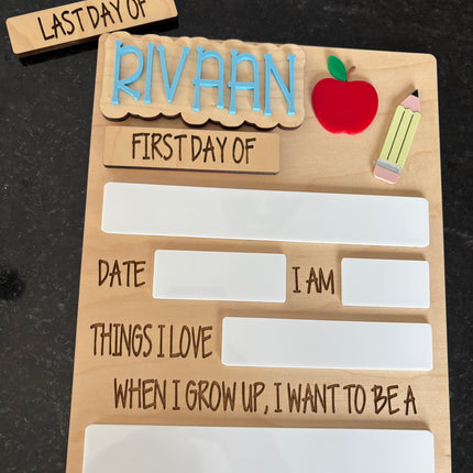 APPLE & PENCIL FIRST + LAST DAY OF SCHOOL SIGN