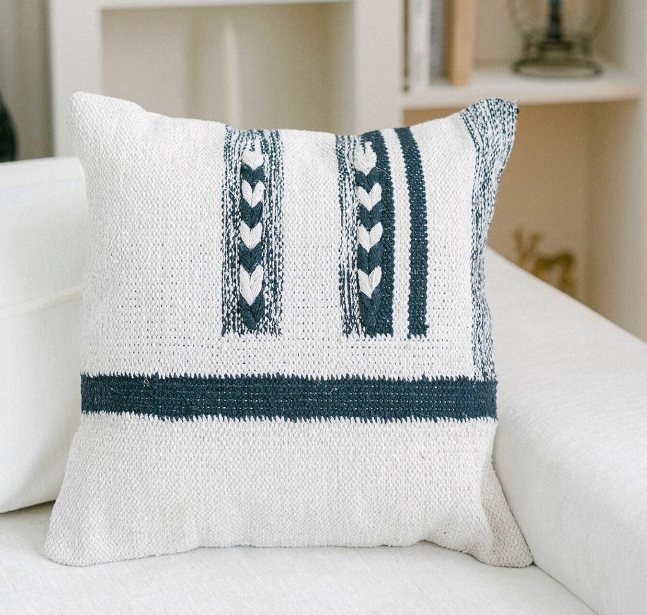 BRAID PILLOW / F264