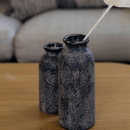 BLACK DESIGNED CERAMIC VASE / F192