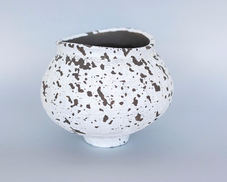 CHIP TERRACOTA VASE / F461