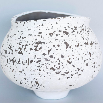 CHIP TERRACOTA VASE / F461