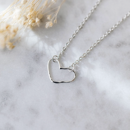 AMORE NECKLACE