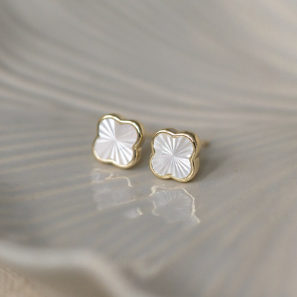 ANIKA STUDS