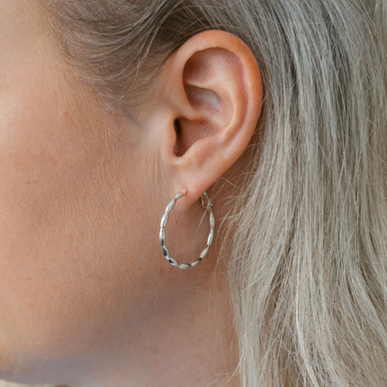 EFFORTLESS HOOPS