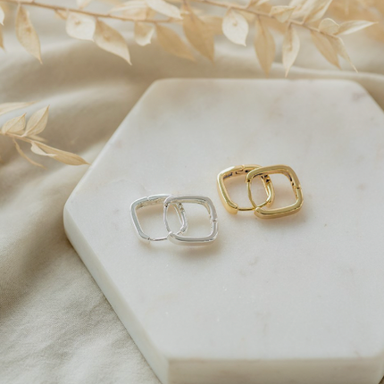 PETITE SQUARE HOOPS