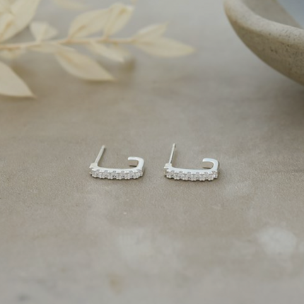 SMITTEN STUDS