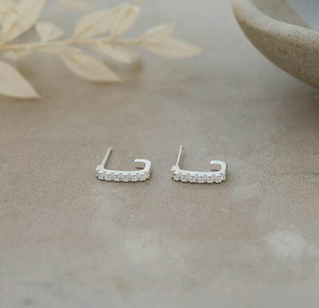 SMITTEN STUDS