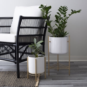 SMALL WHITE FLOOR PLANTER / B9472 *