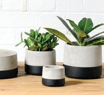 2 TONE CEMENT POT / B3729 *