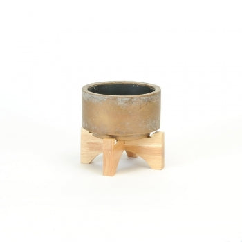 LOW ROUND COPPER POT ON WOOD STAND / B3753 *