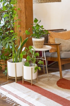 WHITE PLANT STAND / SIDE TABLE / B9458 *