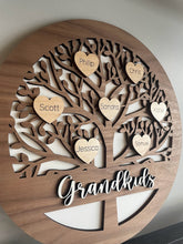 Load image into Gallery viewer, CIRCULAR GRANDKIDS TREE
