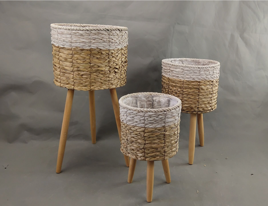 WHITE & NATURAL BASKETS ON LEGS / S833