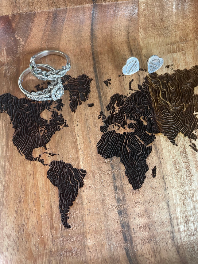 ENGRAVED KEY OR JEWELLERY DISH
