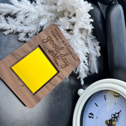 POST-IT NOTE HOLDER
