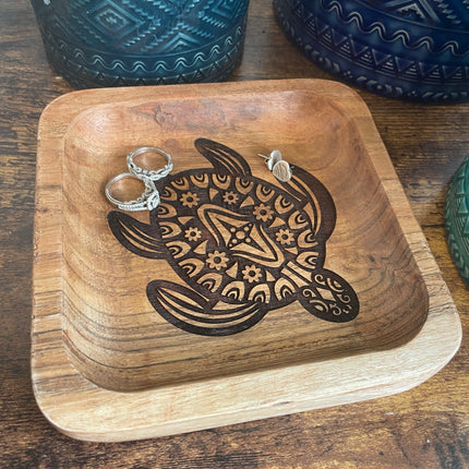 ENGRAVED KEY OR JEWELLERY DISH