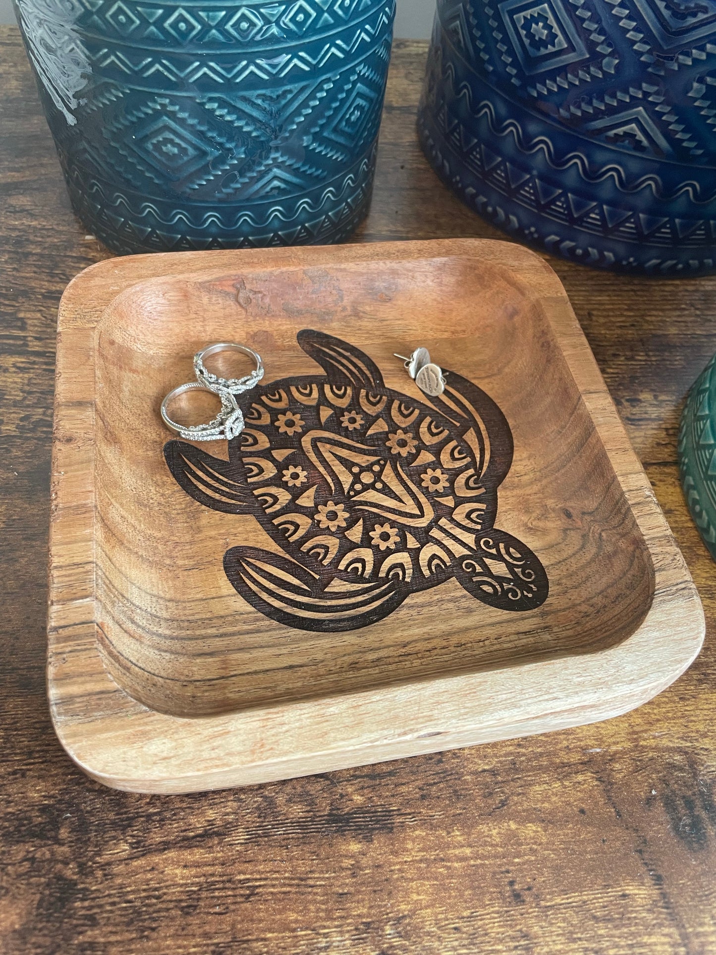 ENGRAVED KEY OR JEWELLERY DISH