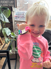 Load image into Gallery viewer, Valentine&#39;s Poppit Bracelets
