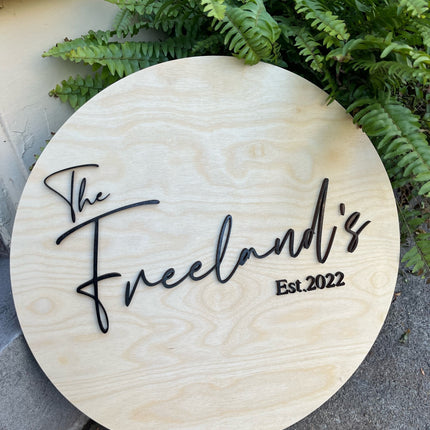 FAMILY NAME ROUND SIGN- "SIMPLE LAST NAME" DESIGN
