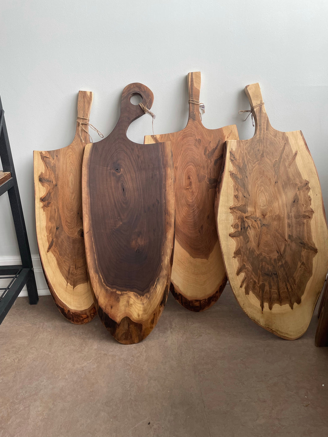 OVAL CHARCUTERIE BOARD - WITH HANDLE