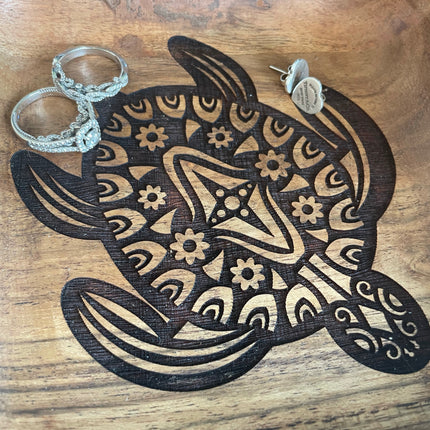 ENGRAVED KEY OR JEWELLERY DISH